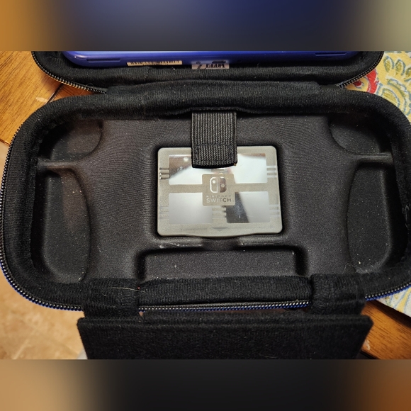 Nintendo Switch Lite - Picture 3 of 5